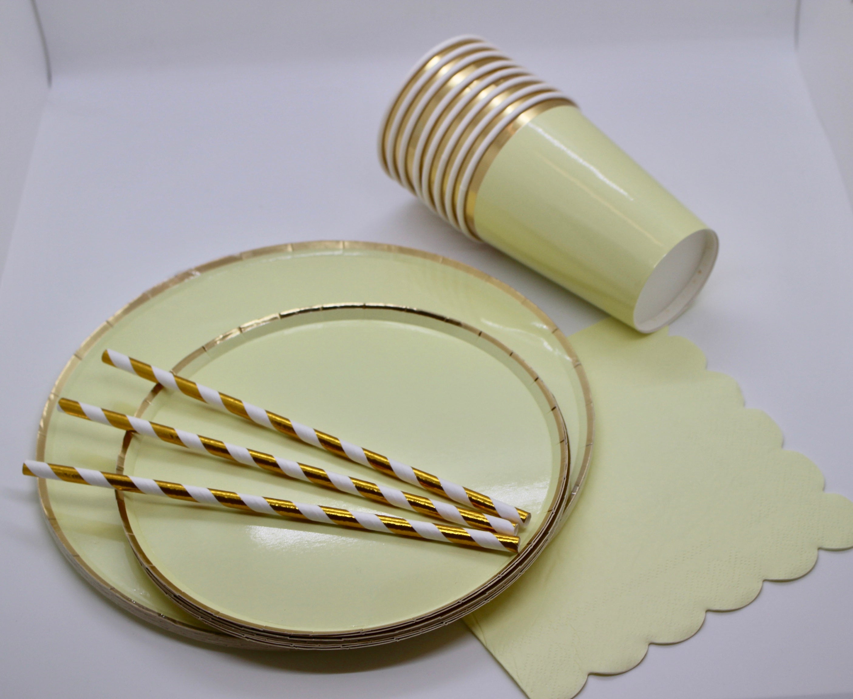 Yellow paper plates discount
