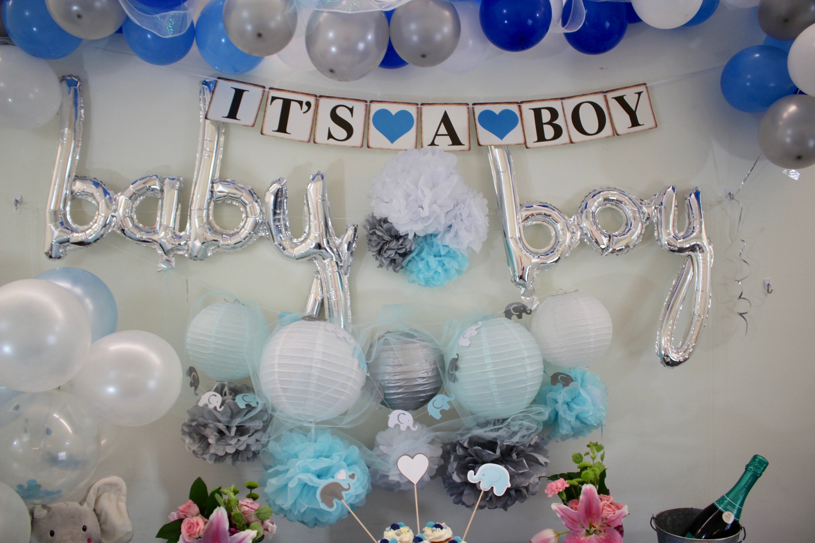 Products for baby shower discount